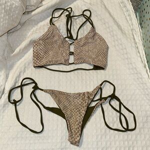 Reversible thong bikini